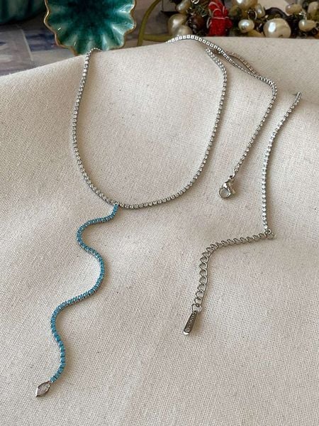 Luseera Pozłacany naszyjnik z cyrkoniami - dł. 58 cm rozmiar: onesize. Szare naszyjniki damskie Luseera, pozłacane. Za 43.99 zł.