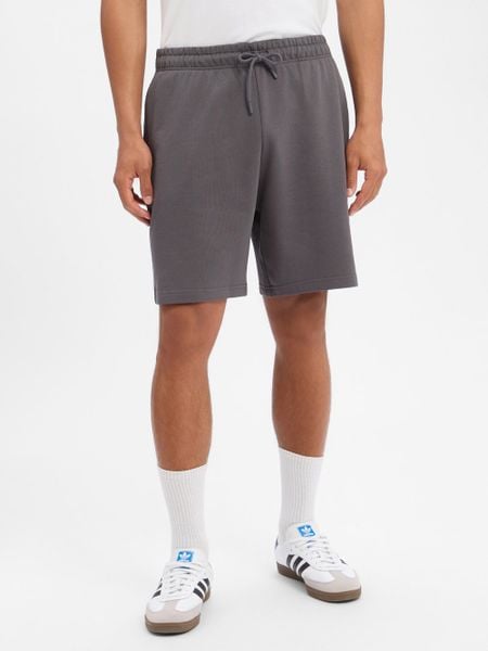 The North Face szorty dresowe Mężczyźni Bawełna szary, XXL. Szare szorty męskie The North Face, z bawełny, bez kołnierzyka. Za 179.95 zł.