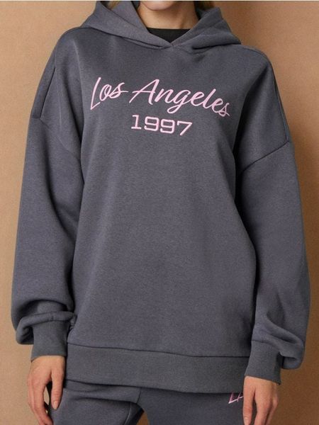 Bluza hoodie w stylu akademickim - szary. Szare bluzy bez kaptura damskie Sinsay, l. W wyprzedaży za 22.99 zł.