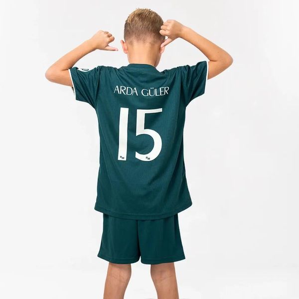 Arda Güler Real Madrid Strój Wyjazdowy 26/27. Zielone szorty męskie Real Madrid, bez wzorów, z materiału, eleganckie. Za 269.99 zł.