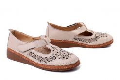 MANITU 840095-08 beige, półbuty damskie. Brązowe półbuty damskie Manitu, w ażurowe wzory, ze skóry, bez obcasa. Za 269.90 zł.