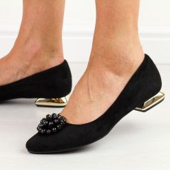 Czarne Polskie baleriny damskie Deoni D220. Czarne baleriny damskie Deoni, z aplikacjami, ze skóry, bez obcasa, na obcasie. Za 259.00 zł.