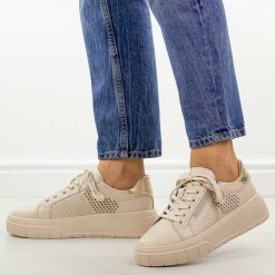 Beżowe skórzane półbuty damskie Jezzi 9778. Brązowe półbuty damskie Jezzi, bez wzorów, z jeansu, klasyczne, z okrągłym noskiem, bez obcasa, na platformie. Za 229.00 zł.