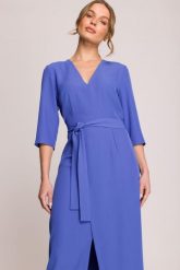 Elegancka sukienka midi z dekoltem V i rozcięciem niebieska. Niebieskie sukienki damskie Stylove, do pracy, na lato, s, bez wzorów, z elastanu, biznesowe, bez kołnierzyka, dla wysokich, bez ramiączek, midi, dopasowane. Za 389.00 zł.