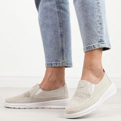 Szare ażurowe skórzane półbuty damskie T.Sokolski 278. Szare półbuty damskie Sokolski, w ażurowe wzory, z nubiku, eleganckie, bez obcasa, na płaskiej podeszwie. Za 219.00 zł.