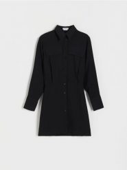 Koszulowa sukienka mini - czarny. Czarne sukienki damskie Reserved, l, bez wzorów, z tkaniny, bez kołnierzyka, bez ramiączek, mini, koszulowe. W wyprzedaży za 49.99 zł.