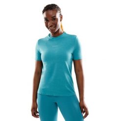 Damska koszulka treningowa z krótkim rękawem Fitness Siroko Euphoria. Niebieskie bluzki damskie SIROKO, bez wzorów, z tkaniny, bez ramiączek. W wyprzedaży za 84.00 zł.