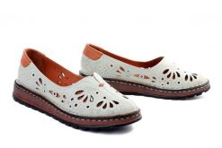 ARTIKER RELAKS 52C0461 jasnozielony, półbuty damskie. Zielone półbuty damskie Artiker Relaks, w ażurowe wzory, ze skóry, bez obcasa. Za 143.94 zł.