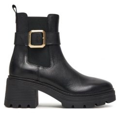 Sztyblety Tamaris. Czarne botki damskie Tamaris, bez obcasa, na słupku, bez zapięcia. Za 359.99 zł.