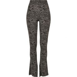 Damskie legginsy z wysoką talią Urban Classics zebra boot. Czarne legginsy damskie Urban Classics, bez wzorów. Za 175.50 zł.