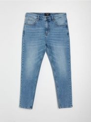 Jeansy carrot fit z efektem sprania - niebieski. Niebieskie jeansy męskie Sinsay. Za 79.99 zł.