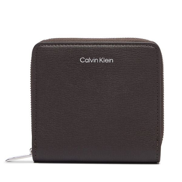 Portfel Calvin Klein. Brązowe portfele męskie CALVIN KLEIN, bez wzorów. Za 249.99 zł.