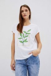 T-shirt z nadrukiem kwiatów biały. Białe t-shirty damskie MOODO, bez wzorów, z bawełny, bez kołnierzyka. W wyprzedaży za 17.99 zł.
