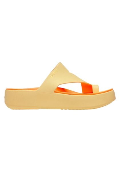Klapki Dla Dorosłych Crocs Getaway Platform Toe Loop. Brązowe klapki damskie Crocs, bez wzorów, z materiału, bez obcasa. Za 159.99 zł.