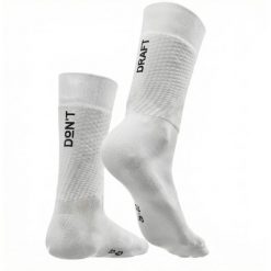 Oddychające skarpety kolarskie „Don't Draft” – Białe. Białe skarpetki damskie C-LAB, bez wzorów. Za 117.00 zł.