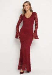 Bordowa Koronkowa Sukienka o Dopasowanym Kroju z Szerokim Dołem Annadira. Czerwone sukienki damskie Born2be, na spotkanie biznesowe, m, bez wzorów, z koronki, eleganckie, bez kołnierzyka, bez ramiączek, maxi, dopasowane. W wyprzedaży za 135.99 zł.