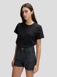 DAMSKA KOSZULKA LEE PERFECT TEE BLACK 112378787. Czarne bluzki damskie Lee, s, bez wzorów, bez kołnierzyka. Za 69.99 zł.