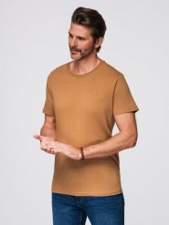 T-shirt męski klasyczny bawełniany BASIC - brązowy V21 - Rozmiar: XL. Brązowe t-shirty męskie Ombre Clothing, m, bez wzorów, z bawełny, bez kołnierzyka. W wyprzedaży za 29.99 zł.