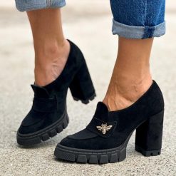 Czarne zamszowe Polskie mokasyny damskie na słupku, loafersy Deoni D20. Czarne mokasyny damskie Deoni, ze skóry. Za 299.00 zł.