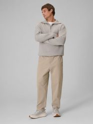 4F Spodnie casual męskie - beżowe L. Brązowe spodnie dresowe męskie 4f, bez wzorów, z dresówki. Za 189.99 zł.