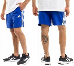 Spodenki męskie adidas Essentials 3-Stripes Chelsea. Niebieskie szorty męskie Adidas, z materiału, bez kołnierzyka. Za 98.99 zł.