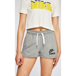 Nike Sportswear - Szorty. Szare spodenki sportowe damskie Nike Sportswear, l, z bawełny. W wyprzedaży za 89.90 zł.