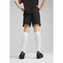Młodzieżowe szorty piłkarskie IndividualCUP PUMA Black. Czarna szorty damskie Puma, bez wzorów, klasyczne, z standardowym stanem. W wyprzedaży za 104.00 zł.