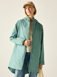 Regatta Kurtka przeciwdeszczowa "Brianka" w kolorze turkusowym rozmiar: 44. Niebieskie kurtki przeciwdeszczowe damskie Regatta, m, bez kaptura. Za 176.91 zł.