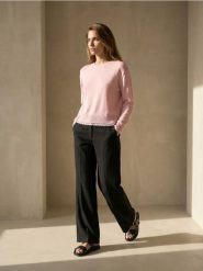 Sweter chunky z koronkowym wykończeniem - różowy. Czerwone swetry klasyczne damskie Sinsay, l, z koronki, bez kołnierzyka. Za 39.99 zł.