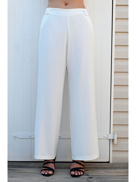 Bleu d'Azur Spodnie "Bassa" w kolorze białym rozmiar: 38. Białe spodnie materiałowe damskie Bleu d'Azur, w ażurowe wzory, z materiału, klasyczne, z standardowym stanem. Za 189.29 zł.