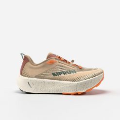 Buty do biegania męskie Kiprun Kipride Gravel. Brązowe obuwie do biegania damskie KIPRUN. Za 549.99 zł.