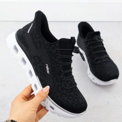 Półbuty sportowe damskie w panterkę czarne Rieker M6066-01. Czarne półbuty damskie Rieker, bez wzorów, z materiału, sportowe, bez obcasa. Za 227.49 zł.