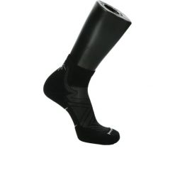 Skarpety Biegowe Męskie Smartwool Run Targeted Cushion Ankle Socks. Czarne skarpetki męskie Smartwool, bez wzorów, z wełny. Za 109.99 zł.