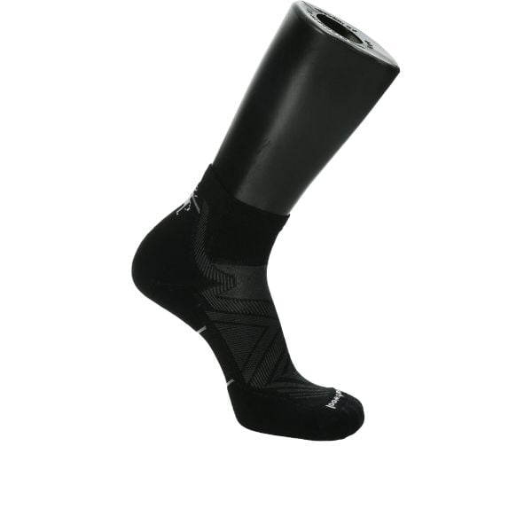 Skarpety Biegowe Męskie Smartwool Run Targeted Cushion Ankle Socks. Czarne skarpetki męskie Smartwool, bez wzorów, z wełny. Za 109.99 zł.