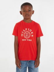 Tommy Hilfiger T-Shirt Monotype Arch KB0KB08802 Czerwony Regular Fit. Czerwone t-shirty chłopięce Tommy Hilfiger, bez wzorów, z bawełny, bez ramiączek. Za 169.99 zł.