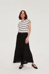 Spódnica maxi z wiskozy czarna. Czarne spódniczki damskie MOODO, bez wzorów, z wiskozy, maxi. Za 109.99 zł.
