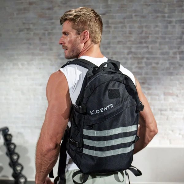 Wielofunkcyjny plecak z obciążeniem do treningu w plenerze – 22,7 kg. Plecaki damskie CENTR, bez wzorów. Za 474.75 zł.