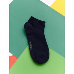 SKARPETKI MĘSKIE. Skarpetki męskie TOP SECRET, bez wzorów, z bawełny. W wyprzedaży za 4.99 zł.