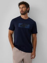 4F T-shirt regular z nadrukiem męski - granatowy XXL. Niebieskie t-shirty męskie 4f, m, bez wzorów, z bawełny, bez kołnierzyka. Za 79.99 zł.