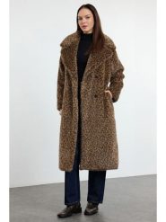 Trendyol Płaszcz w kolorze czarnym ze sztucznego futerka rozmiar: 36. Brązowe płaszcze damskie Trendyol, bez wzorów, z puchu. Za 152.26 zł.