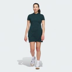 Sukienka Go-to Jacquard. Niebieskie sukienki damskie Adidas, m, bez wzorów, bez kołnierzyka, bez ramiączek. W wyprzedaży za 287.40 zł.
