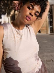 Sukienka maxi - wielobarwny. Sukienki damskie Sinsay, l, bez wzorów, bez kołnierzyka, bez ramiączek, maxi. Za 39.99 zł.