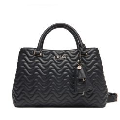 Torebka Guess. Czarne torebki klasyczne damskie Guess, z aplikacjami, bez dodatków. Za 409.99 zł.