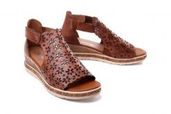 RIEKER REMONTE D3056-24 brown, sandały damskie. Brązowe sandały damskie Rieker Remonte, w ażurowe wzory, bez obcasa, na koturnie. Za 295.92 zł.