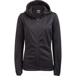 Softshell damski SFD600 - głęboka czerń - Outhorn. Brązowe kurtki softshell damskie Outhorn, bez wzorów, z materiału, bez kaptura. W wyprzedaży za 99.99 zł.