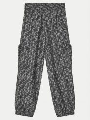 Guess Spodnie materiałowe J5RB09 WH2K0 Czarny Cargo Fit. Czarne spodnie dziewczęce Guess, z materiału. Za 179.99 zł.