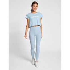 Damska koszulka crop top Hummel Legacy. Niebieskie bluzki damskie HUMMEL, l, bez wzorów, bez kołnierzyka. W wyprzedaży za 55.30 zł.