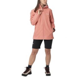 Kurtka przeciwdeszczowa turystyczna damska Salewa Puez 2.5L PTX Jacket W. Czerwone kurtki damskie Salewa, l, bez wzorów, bez kaptura. W wyprzedaży za 450.05 zł.