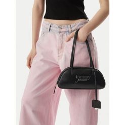 Torebka Tommy Jeans. Czarne torebki klasyczne damskie Tommy Jeans, bez wzorów, z jeansu, bez dodatków. Za 449.99 zł.