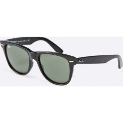 Ray-Ban - Okulary Wayfarer. Czarne okulary przeciwsłoneczne męskie Ray-Ban, z acetatu. W wyprzedaży za 449.90 zł.